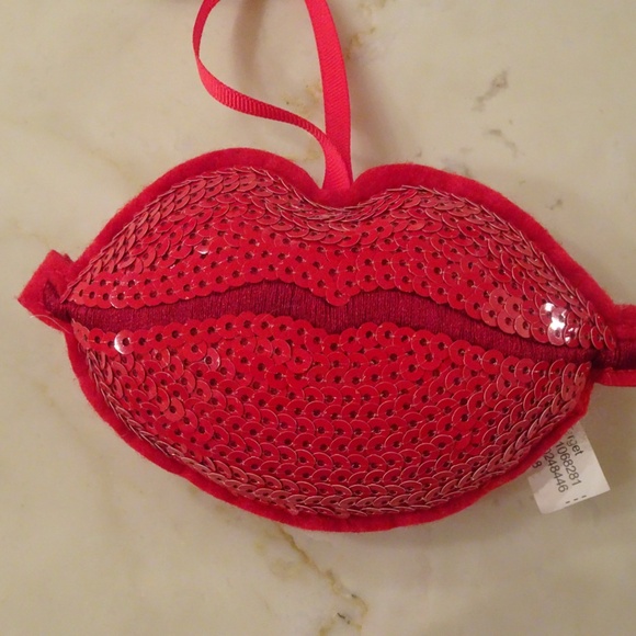 Cherry Red Stuffed Sequin Pout Lips Valentine's Day Kiss XO Ornament Decoration - Picture 2 of 3